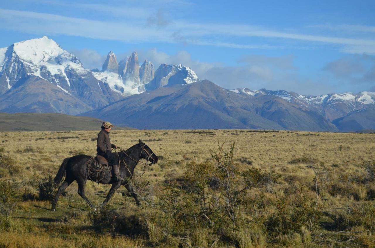 Hosteria Tercera Barranca Torres del Paine National Park Buitenkant foto